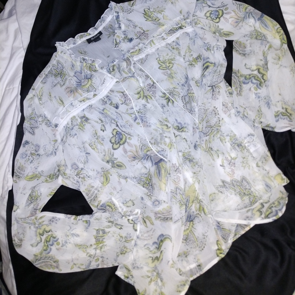🔹️Beautiful sheer blouse🔹️